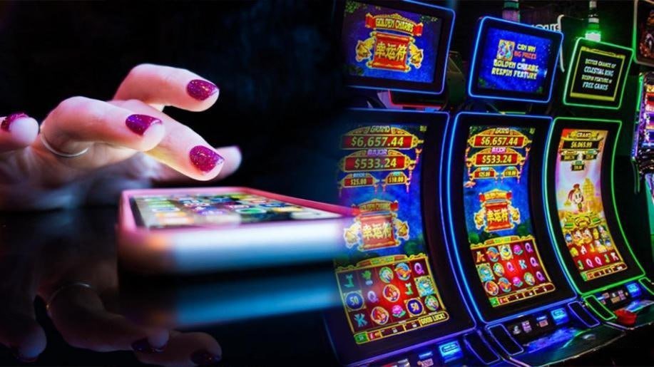 Tampilan platform to188 login dengan kategori sportsbook dan casino di layar mobile